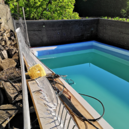 Piscine Extérieure à Coque : Élégance et Facilité d'Entretien Chartres